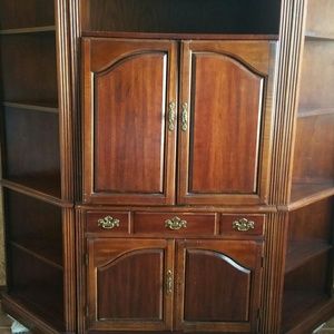 ENTERTAINMENT CENTER